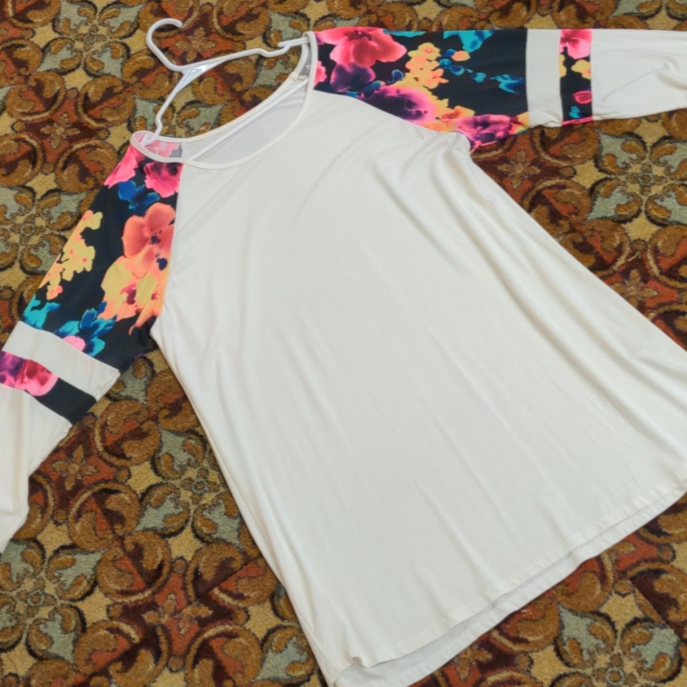 Ivory floral tunic stretchy spring summer 2x 3x stretchy top shirt
